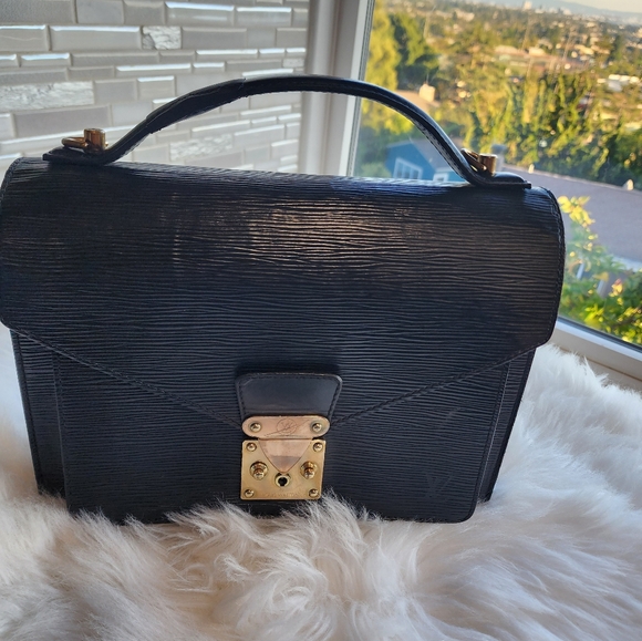 Louis Vuitton Black Epi Clutch w/Wallet - Picture 1 of 8